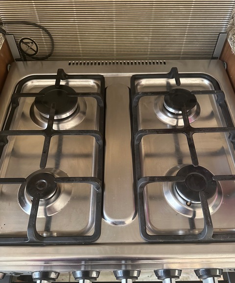 Gas Cooker / stove  Media CME6060 price negotiable