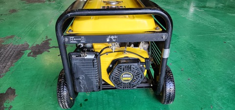2 RV generators (120-240 V) dual power (like new)
