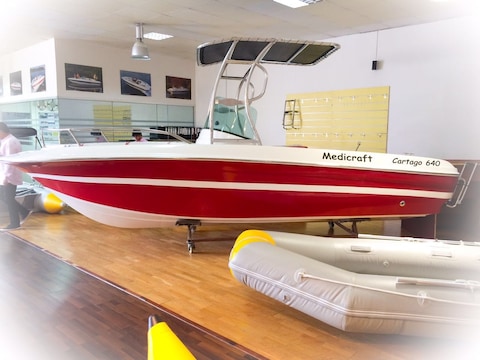 Sealine Boat Carthage640 (22ft) full options - Price without engine سعر القارب بدون محرك