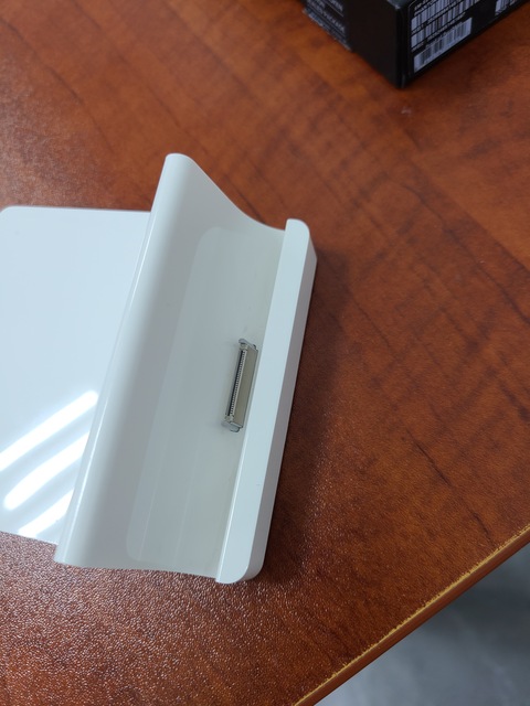 Apple iPad 2 Dock (MC940ZM/A) White