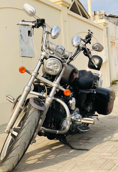 Harley Davidson sportster 1200cc custom low