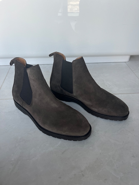 Unworn Zara Grey Suede Chelsea Boots
