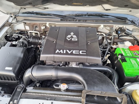 2018 Mitsubishi Pajero Gcc FullOption in Excellent Condition