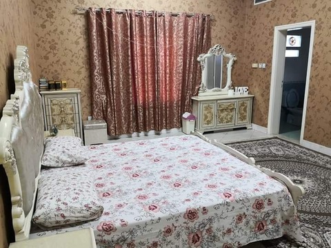 Specious room available for rent in Rashdiya