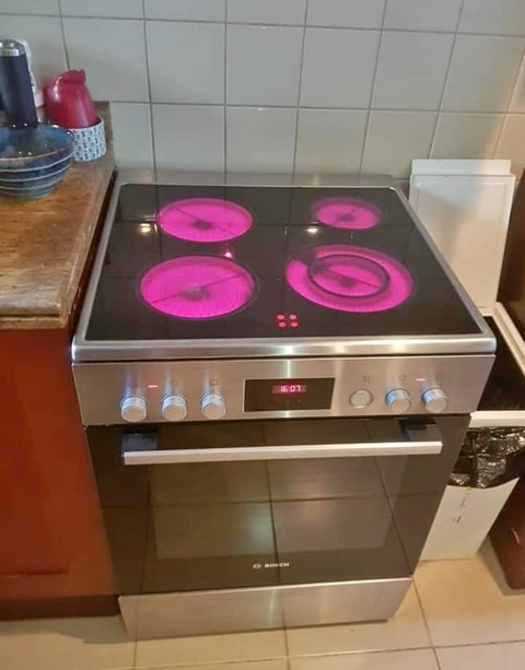 Bosch  electric ceramic cooking range 4 hubs 60x60cm