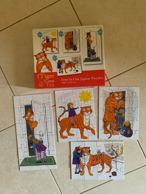 4 puzzles set (Tiger who came to tea)