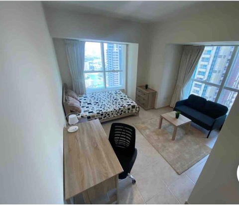 Girls Apartment! Modern En-suite in Marina