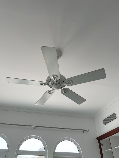 Celling fan with remote control