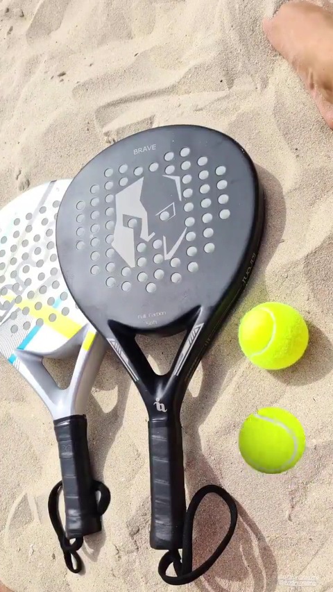 Beach tennis paddle