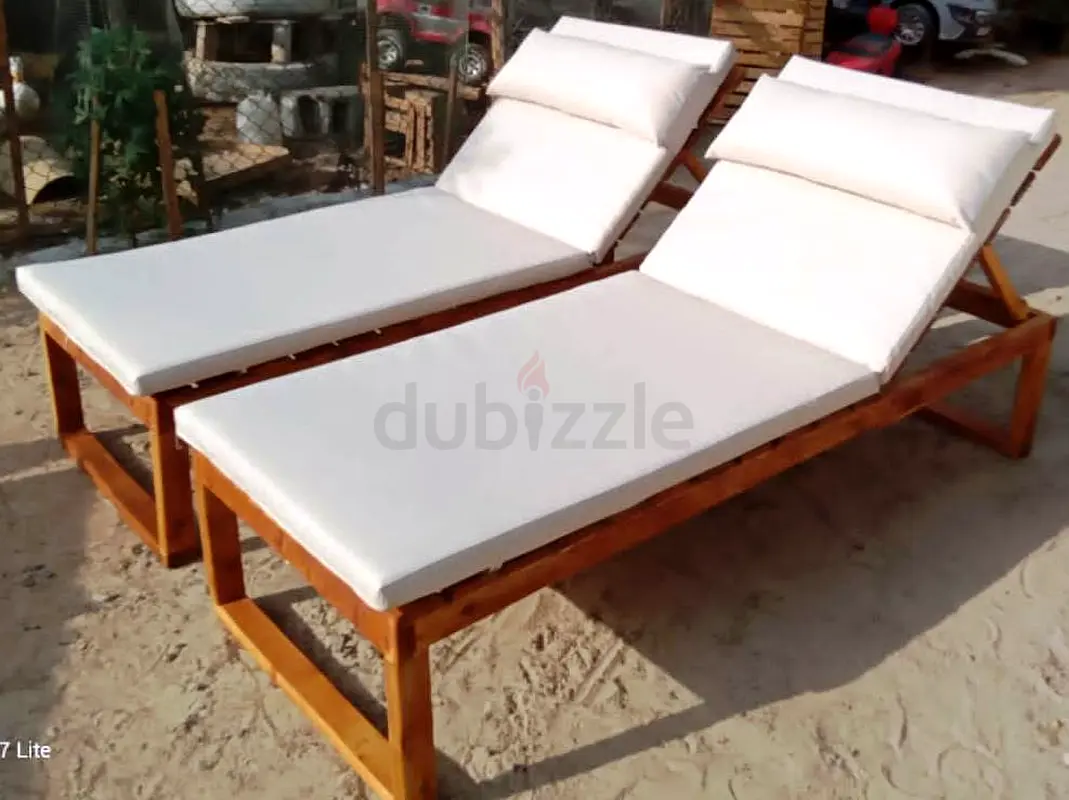 sun beds /Loungers