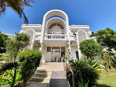 Commercial Villa On Main Road Al Wasl Just In 1800k