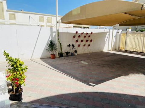 Fully furnished family room in a luxury villa in al baraha for 2700 including dewa WiFi