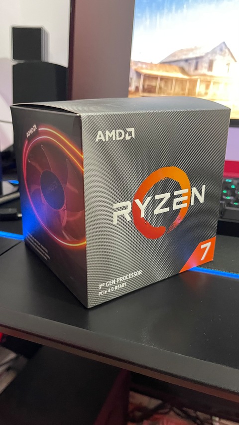 AMD RYZEN 7 3700X WITH PRISM COOLER