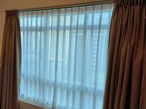 Curtain blind (blackout) and sheer