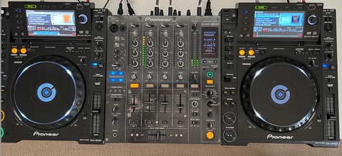 Pioneer CDJ2000 pair with DJM800 DJ Mixer