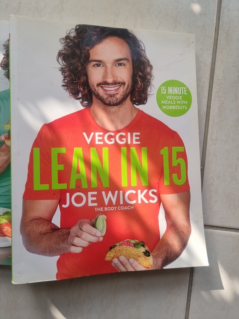 Joe Wicks Lean in 15 cook books plus other