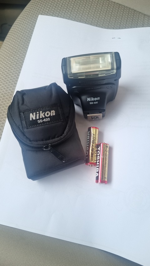 Nikon sb400 speed flashlight