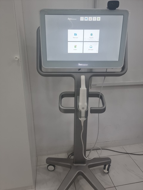 Itero element 2 dental scanner for invisalign and restorative