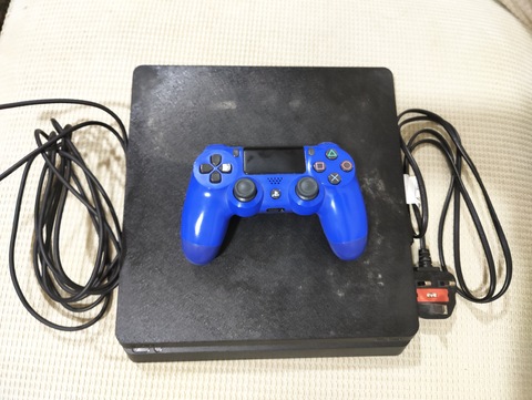 PS4 Console with 1 Controller