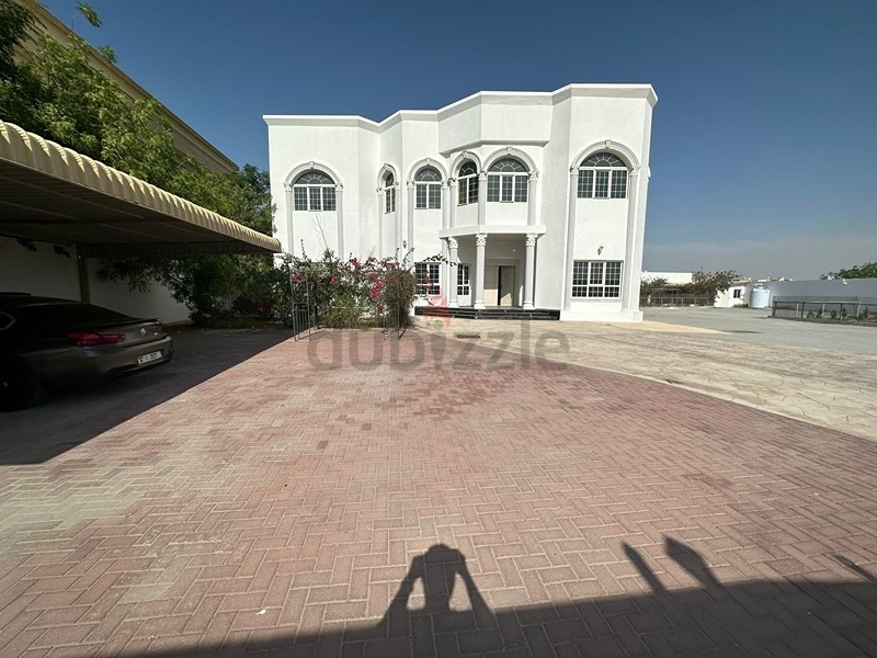 Spacious 7 Bedroom Villa In Al Muhsinah