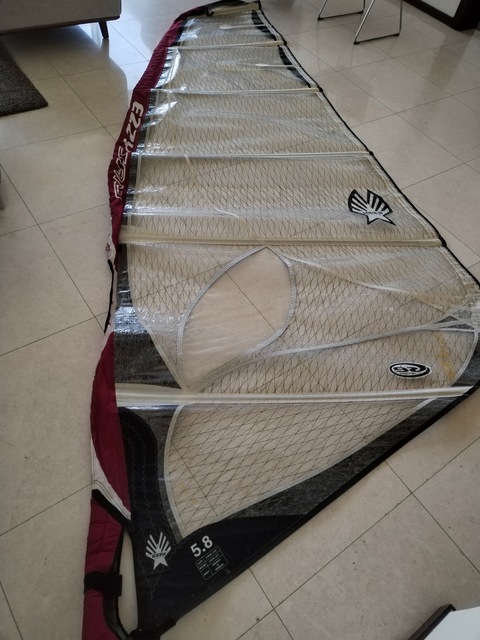 Ezzy sail 5.8m