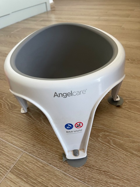 Angelcare bath tub seat for baby  toddler