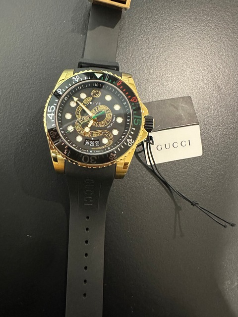 Gucci Original Men’s Watch YA136216 - unused