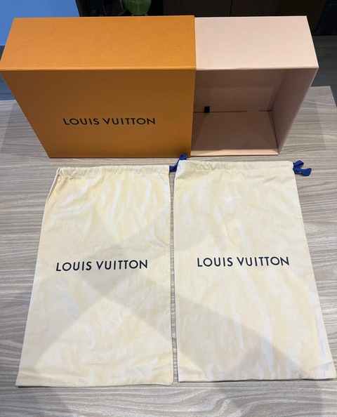 Louis Vuitton Mens Shoes / Sliders - WORN ONCE - SIZE 9 - FITS U.K. 10 - PURCHASED FROM DUBAI MALL