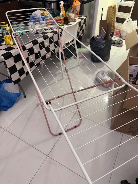 Foldable cloth hanger