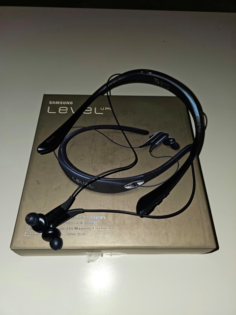 Samsung level U Pro earphones