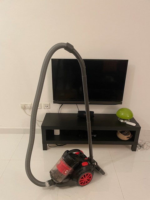 Vacuum Cleaner With Bagless And Multicyclonic Technology 160