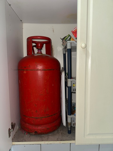 Gas cylinder medium size