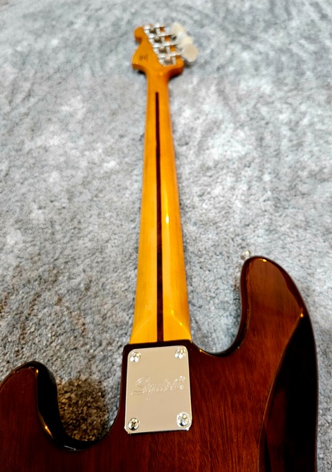 Squier Classic Vibe 70s Precision Bass Maple Neck – Walnut Finish