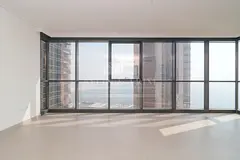 High Floor Stunning 1 Bedroom With Creek View.