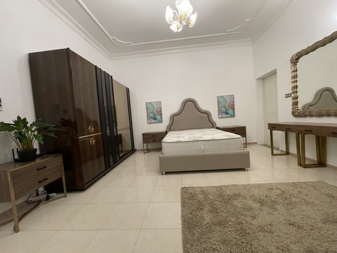 V-clean MASTER BEDROOM luxurious villa near box park for single occupancy Europeans and westerners