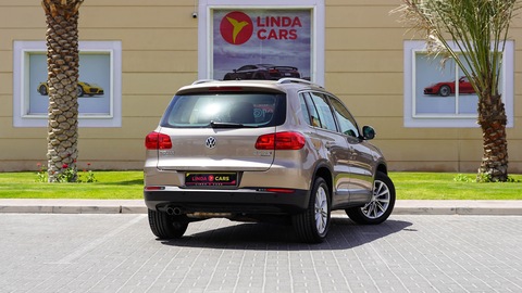 AED 940 monthly | Warranty | Flexible D.P. | Volkswagen Tiguan 2015