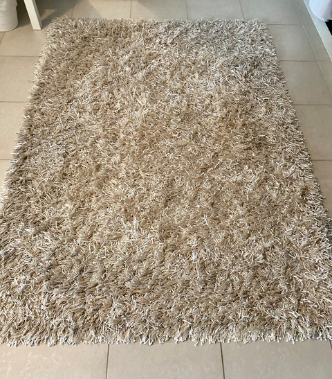 Carpet off white color from Id design