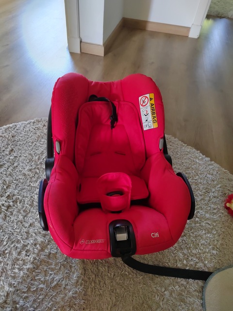 Breast pump, chicco next2me and car seat for baby/toddler