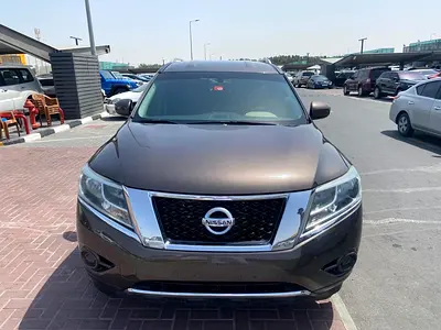 Nissan pathfinder 2016 brown color GCC calen car