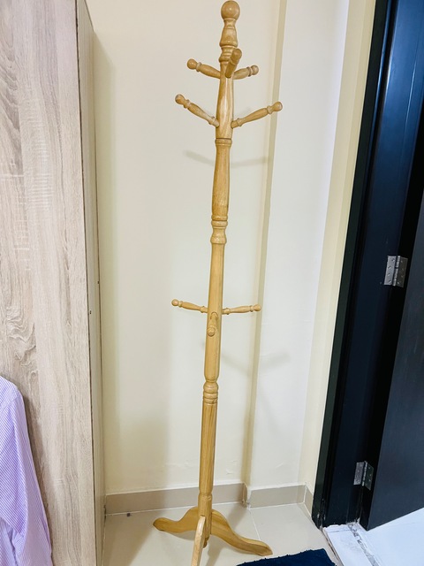 Cloth / towel stand