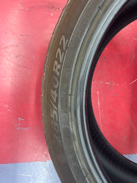 Tire set 285/40 r22