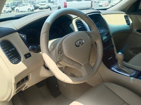 INFINITI QX50 // FIRST OWNER // GCC SPECS // FULL SERVICE HISTORY ONLY 43,000 KM