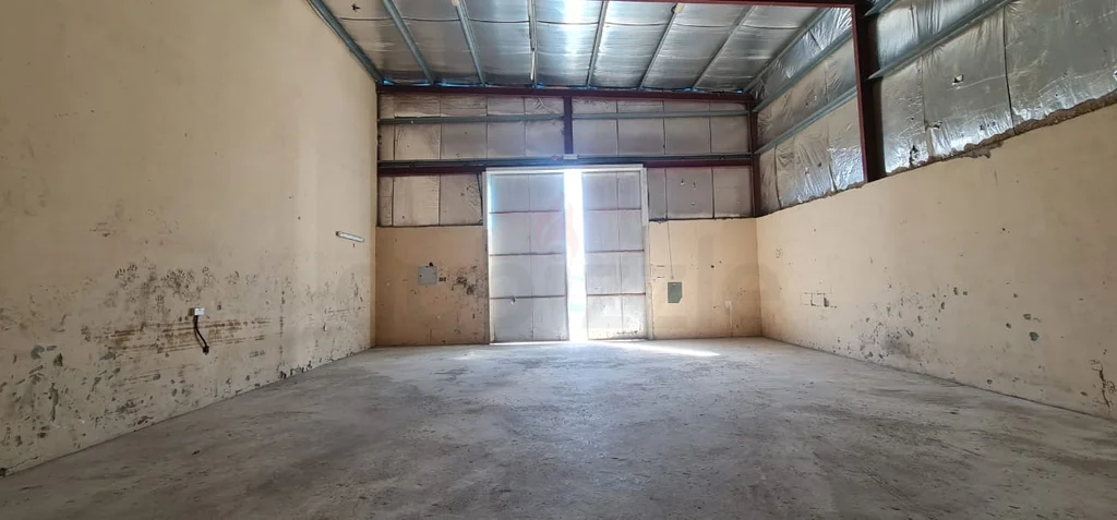 (1700 Sqft) Warehouse Available In Industrial Area 18