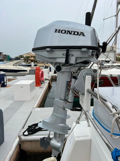 Honda 5HP outboard engine