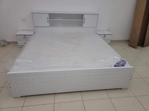 New King Size Wood Bed With Medicated Mattress
