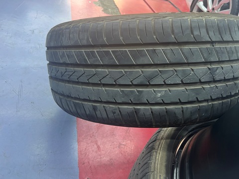 Tire set 285/40 r22