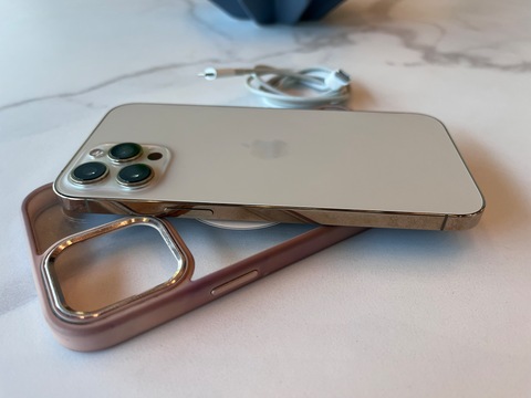 iPhone 12  pro max 256 gold