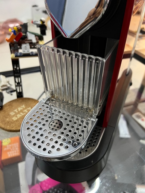 Nespresso red machine citiz