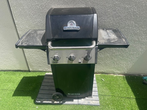 Broil king gas grill