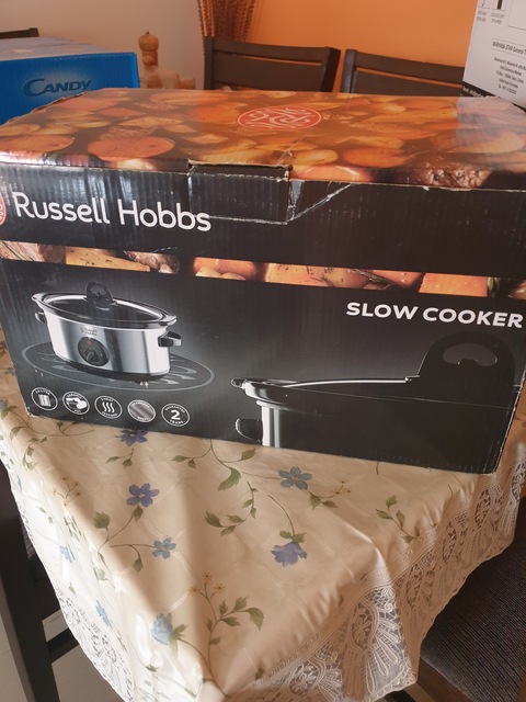 Russel Hobbs slow cooker 3.5 ltrs brand new